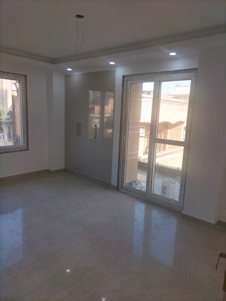 Cover Image, greater kailash i 3 Bedroom 208 Sq.Yd. Builder Floor In Greater Kailash I Delhi 8304750