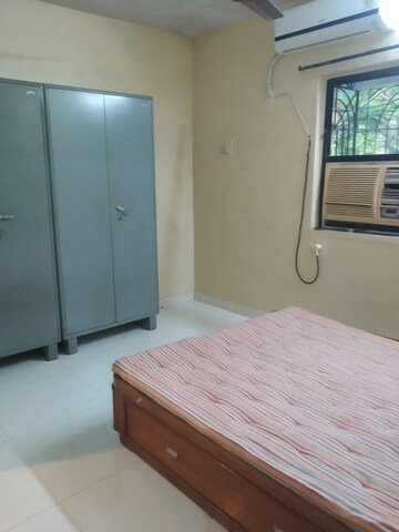 Bedroom in 1 BHK Apartment at Bandra West – for Rent