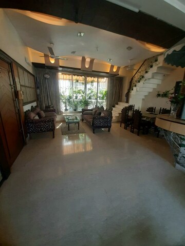 Living Room in 3 BHK Apartment at Khar West – for Rent