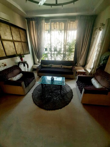 Living Room in 3 BHK Apartment at Khar West – for Rent