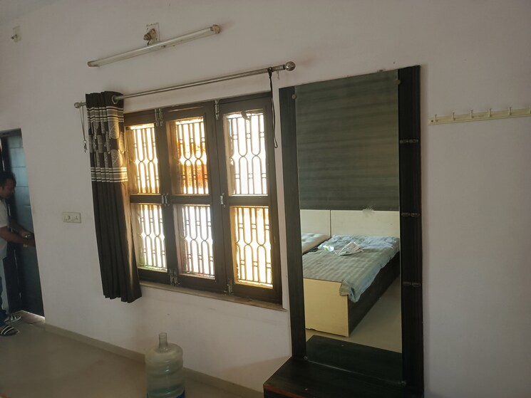 Room, sector 2 Studio 90 Sq.Yd. Independent House In Sector 2 Gandhinagar 8304841
