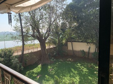 4 BHK Apartment – Garden View at Juhu - for Rent