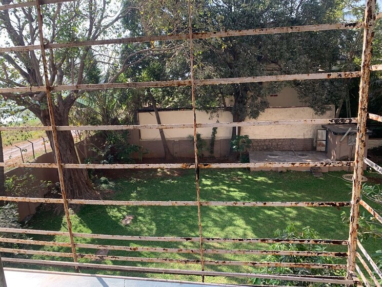 Garden, juhu 4 Bedroom 1400 Sq.Ft. Apartment In Juhu Mumbai 8304828