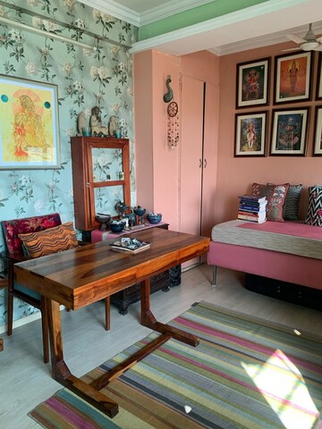 Bedroom in 4 BHK Apartment at Juhu – for Rent