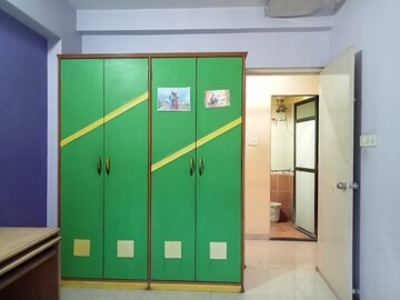Room in 2 BHK Apartment at Lodha Paradise, Majiwada – for Rent