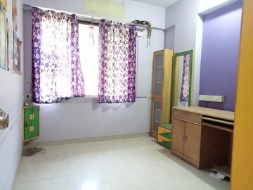 Room in 2 BHK Apartment at Lodha Paradise, Majiwada – for Rent