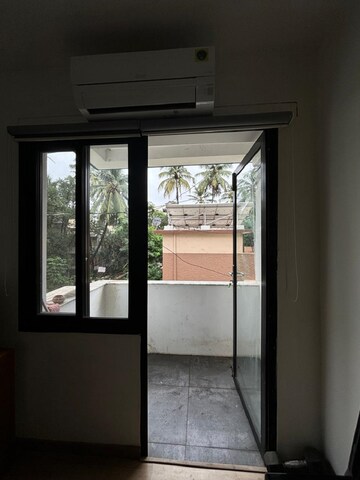 Room in 2 BHK Apartment at Bandra West – for Rent