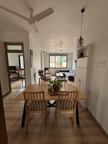 Room in 2 BHK Apartment at Bandra West – for Rent