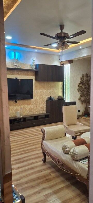 Living Room in 3.5 BHK Apartment at Ardee City Palm Grove Heights, Sector 52 – for Rent