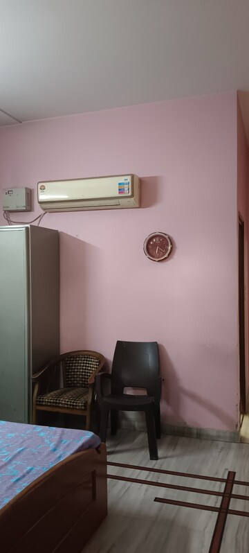 Furnished Amenities in 1 RK Independent House at Sector 14 – for Rent