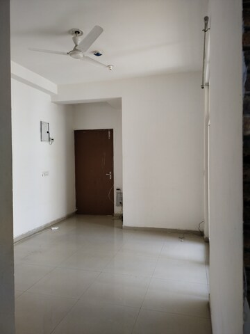 Room in 2 BHK Apartment at Mahagun Mywoods, Sector 16c Greater Noida – for Rent