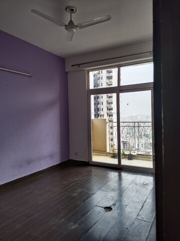 Room in 2 BHK Apartment at Mahagun Mywoods, Sector 16c Greater Noida – for Rent