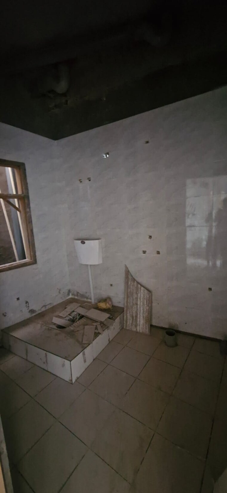 Bathroom, salarpur 3 Bedroom 1100 Sq.Ft. Builder Floor In Salarpur Noida 8304959