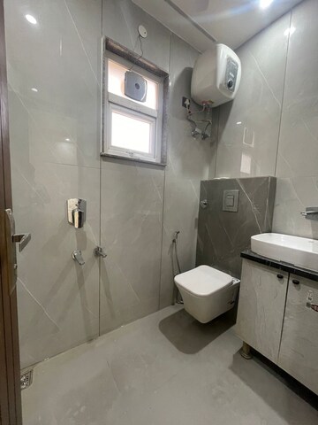 Bathroom in 2.5 BHK Builder Floor at Paschim Vihar – for Rent