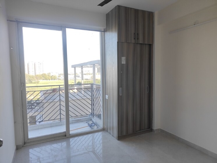 Room, signature-global-grand-iva 3 Bedroom 750 Sq.Ft. Apartment In Sector 103 Gurgaon 8305094