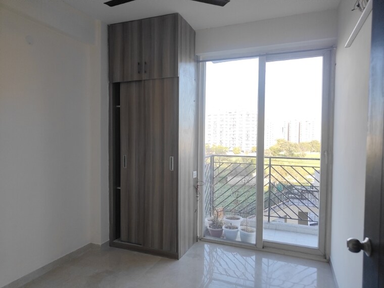 Room, signature-global-grand-iva 3 Bedroom 750 Sq.Ft. Apartment In Sector 103 Gurgaon 8305094