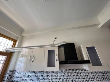 Furnished Amenities in 3 BHK Apartment at Mahanagar – for Rent