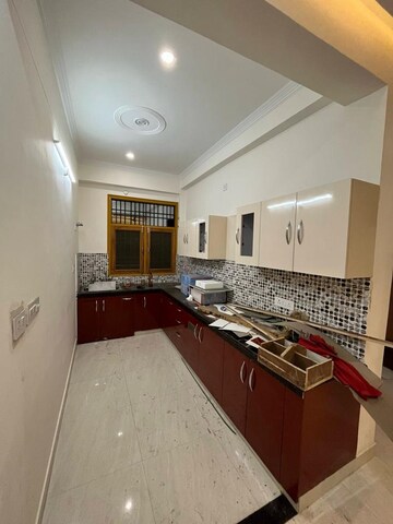 Kitchen in 3 BHK Apartment at Mahanagar – for Rent