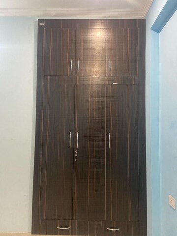 Furnished Amenities in 3 BHK Apartment at Mahanagar – for Rent