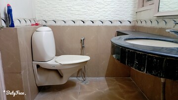Master Bedroom in 3 BHK Apartment at Parsvnath Green Ville, Sector 48 – for Rent