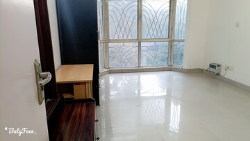 Furnished Amenities in 3 BHK Apartment at Parsvnath Green Ville, Sector 48 – for Rent