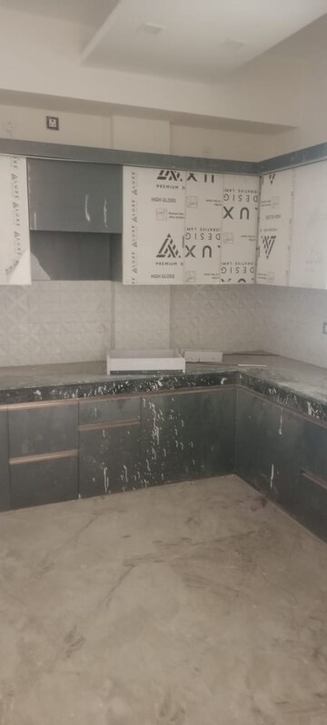 Kitchen in 4 BHK Villa at Sector 10 Greater Noida – for Rent