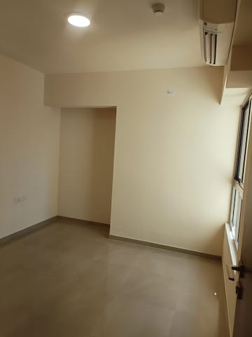 Room in 1.5 BHK Apartment at Piramal Vaikunth, Balkum Pada – for Sale