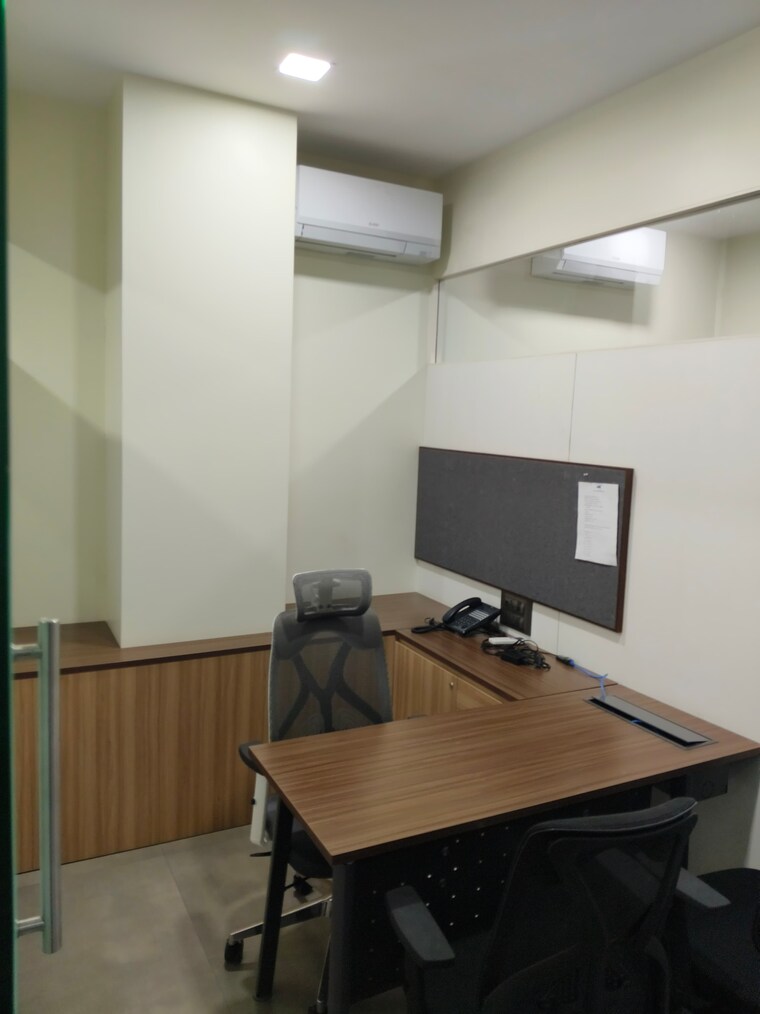 Team Area, mspace Commercial Office Space 1400 Sq.Ft. In Goregaon West Mumbai 8305080