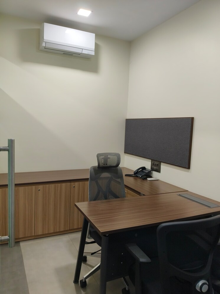 Team Area, mspace Commercial Office Space 1400 Sq.Ft. In Goregaon West Mumbai 8305080