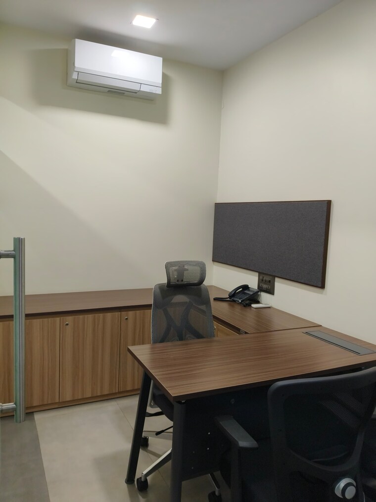 Team Area, mspace Commercial Office Space 1400 Sq.Ft. In Goregaon West Mumbai 8305080