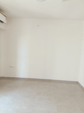 Room in 1 BHK Apartment at Piramal Vaikunth, Balkum Pada – for Sale