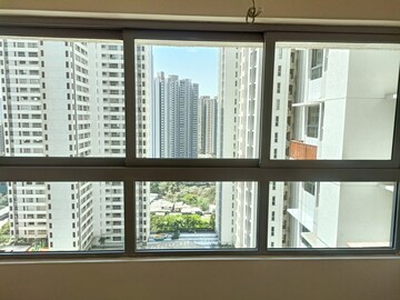 Room in 1 BHK Apartment at Piramal Vaikunth, Balkum Pada – for Sale