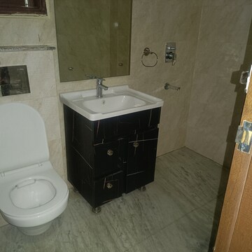 Bathroom in 1.5 BHK Apartment at Unitech The Residences Sector 33, Sector 33 – for Rent