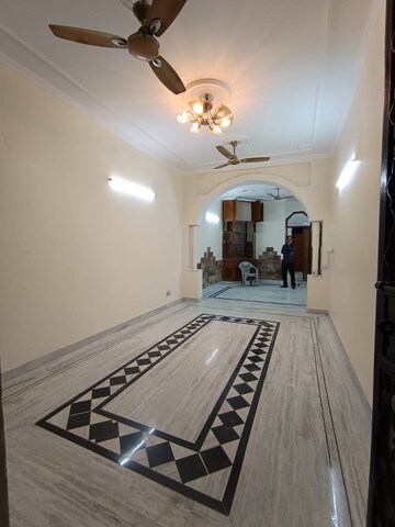 2.5 BHK Apartment For Rent in Paschim Vihar