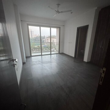 Room in 4 BHK Apartment at Tata Primanti-Tower Residences, Dhani – for Sale