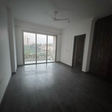 Room in 4 BHK Apartment at Tata Primanti-Tower Residences, Dhani – for Sale
