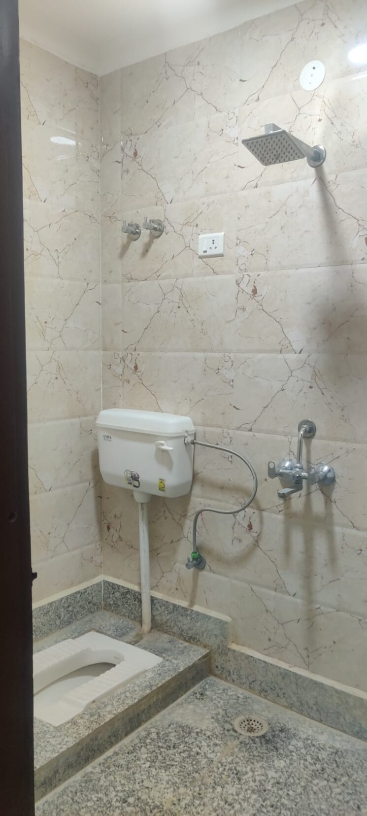 Bathroom, mehrauli 2 Bedroom 800 Sq.Ft. Builder Floor In Mehrauli Delhi 8305216