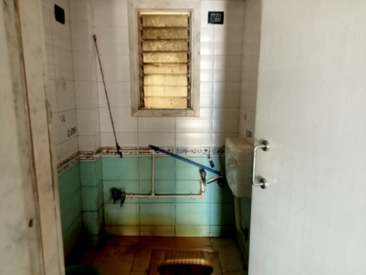 Bathroom, rashmi-prime-corner 1 Bedroom 500 Sq.Ft. Apartment In Mira Road Thane 8305261