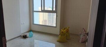 Room in 2 BHK Apartment at Kalpataru Paramount, Kapur Bawdi – for Rent