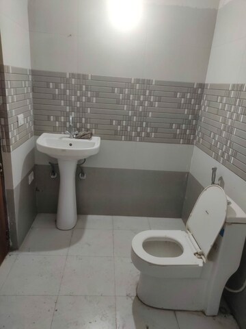Attached Bathroom in 3 BHK Apartment at Gulmohur Garden, Raj Nagar Extension – for Rent