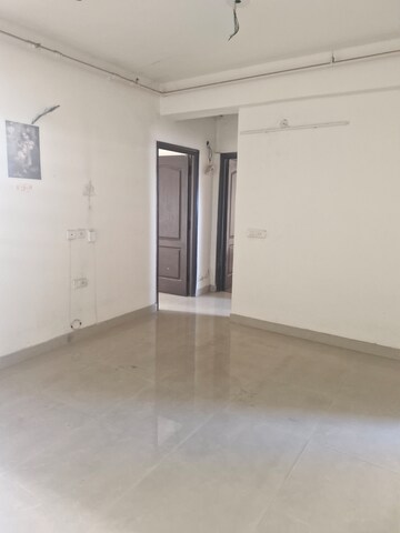 Room in 2 BHK Apartment at Aditya World City, Shahpur Bamheta – for Rent