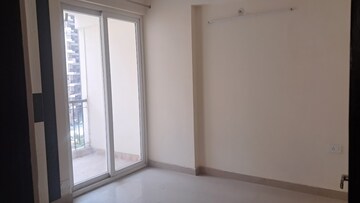 Room in 3.5 BHK Apartment at Amrapali Leisure Park, Amrapali Leisure Valley – for Sale