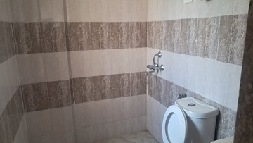 Bathroom in 3.5 BHK Apartment at Amrapali Leisure Park, Amrapali Leisure Valley – for Sale