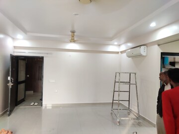 Room in 3 BHK Apartment at MI Riviera Residency, Gomti Nagar – for Rent