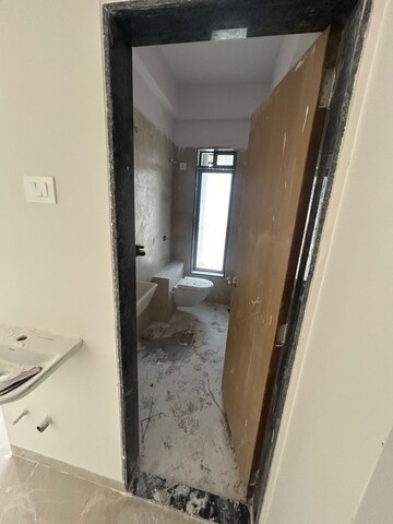 Attached Bathroom in 2.5 BHK Apartment at Bharat Arize, Goregaon West – for Rent