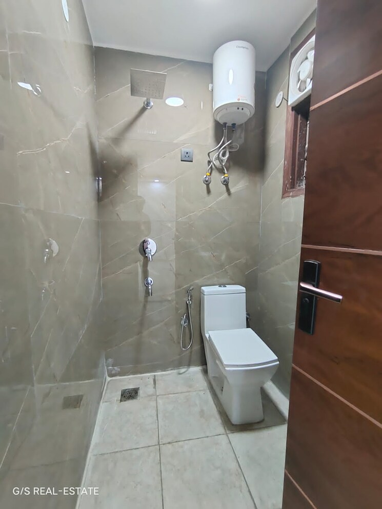 Bathroom, mehrauli 3 Bedroom 1200 Sq.Ft. Apartment In Mehrauli Delhi 8305361