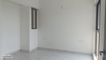 Room in 2 BHK Apartment at Raymond Ten X Habitat, Pokhran Road No 2 – for Rent