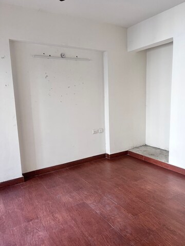 Room in 3 BHK Apartment at Aditya World City, Shahpur Bamheta – for Rent