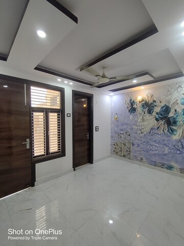 Master Bedroom in 2 BHK Builder Floor at Mansa Ram Park – for Rent