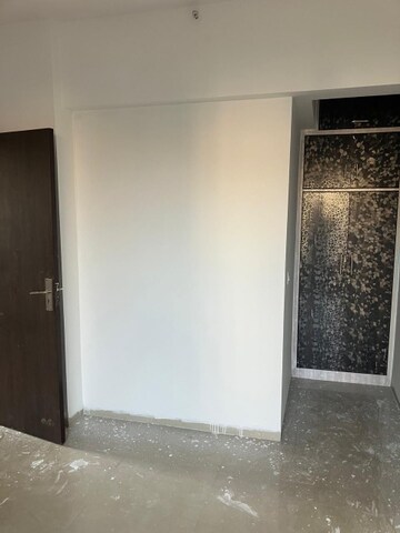Room in 3 BHK Apartment at Nirala World Estate I, Tech Zone 4 Greater Noida – for Rent